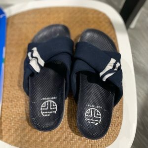 Tory burch slip on shoes